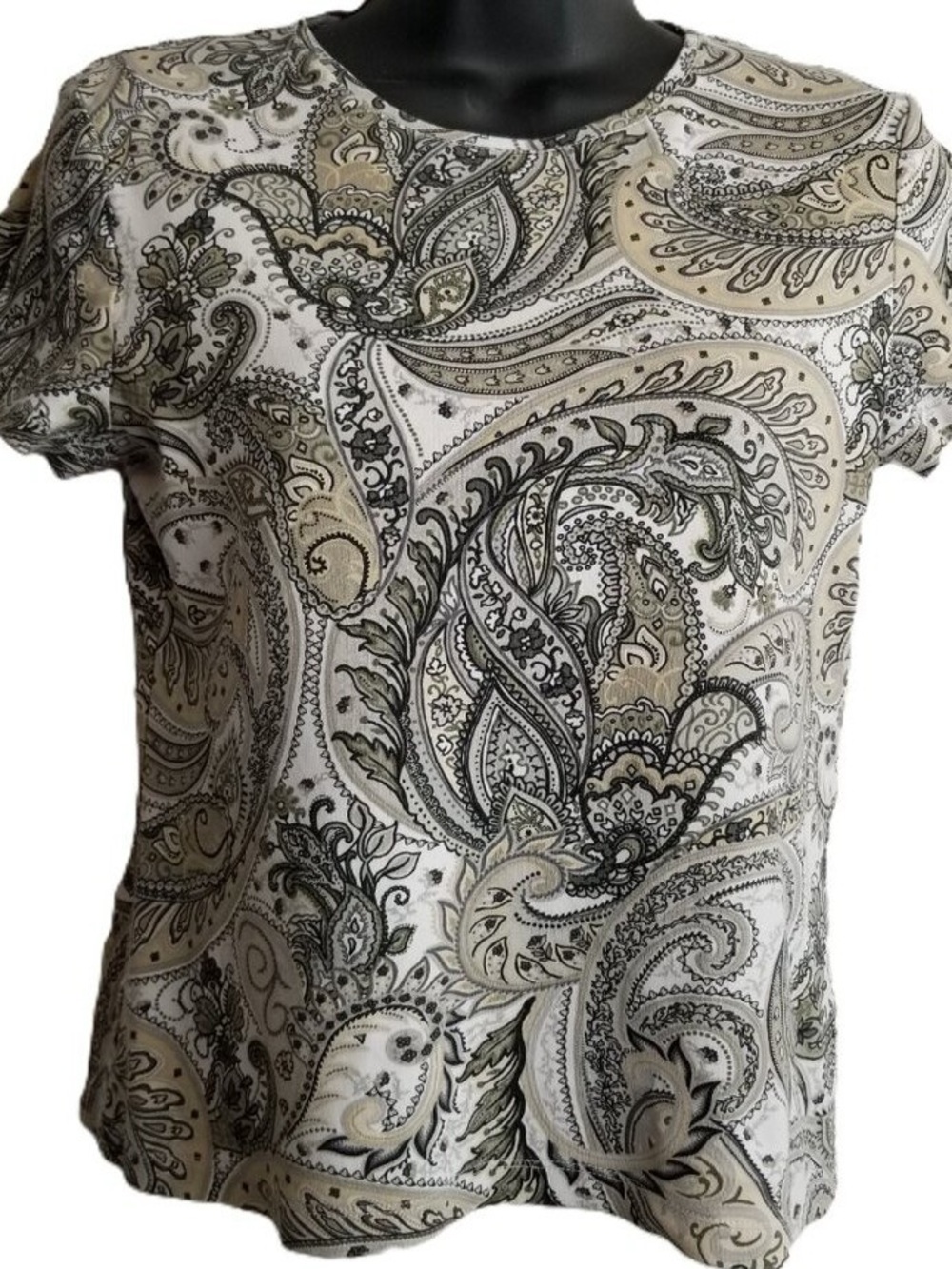 Women's Paisley Short Sleeve Tee in White & Olive